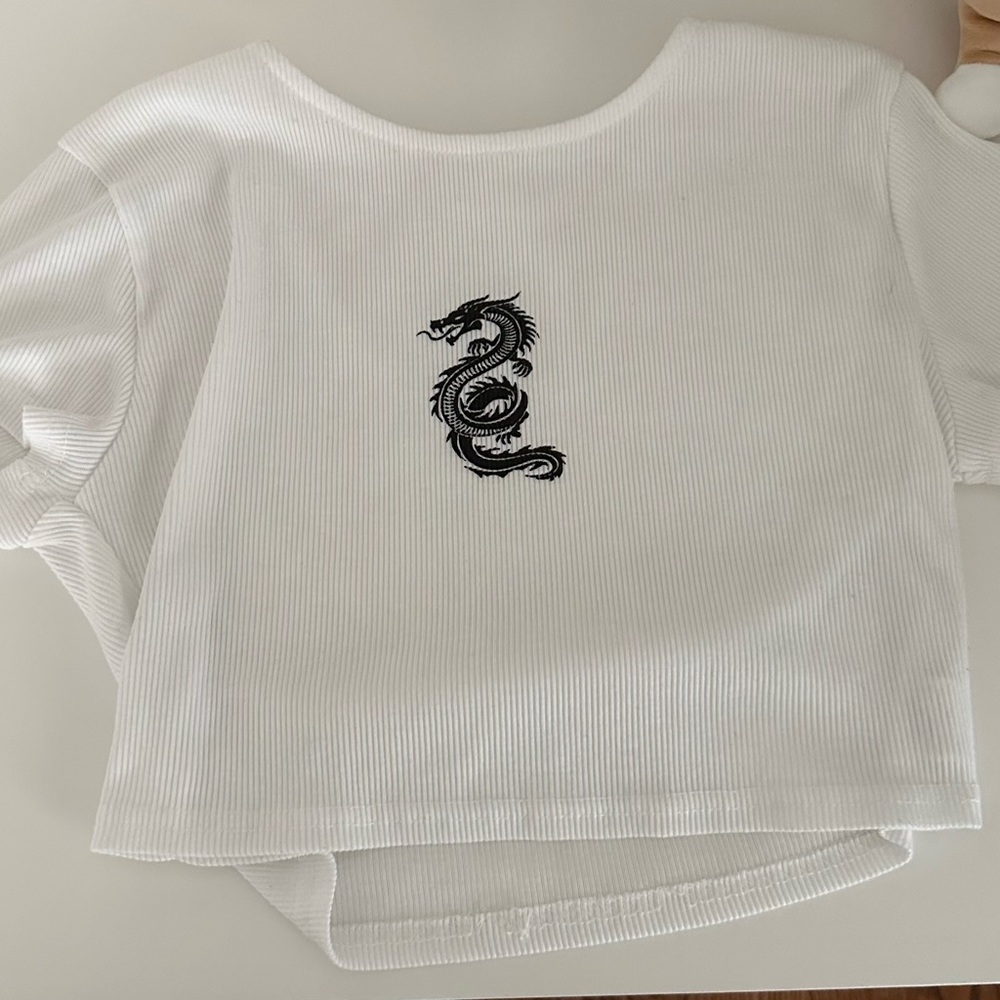 Cropped snake shirt